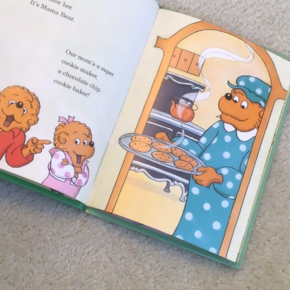 Two Vintage Berenstain Bears Hardcover Books, 1992 - Picture 5 of 13